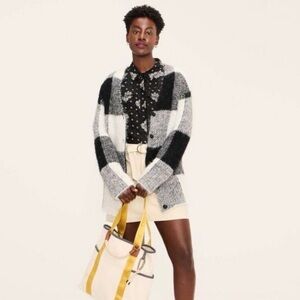 Woolrich Black and White V-Neck Sweater